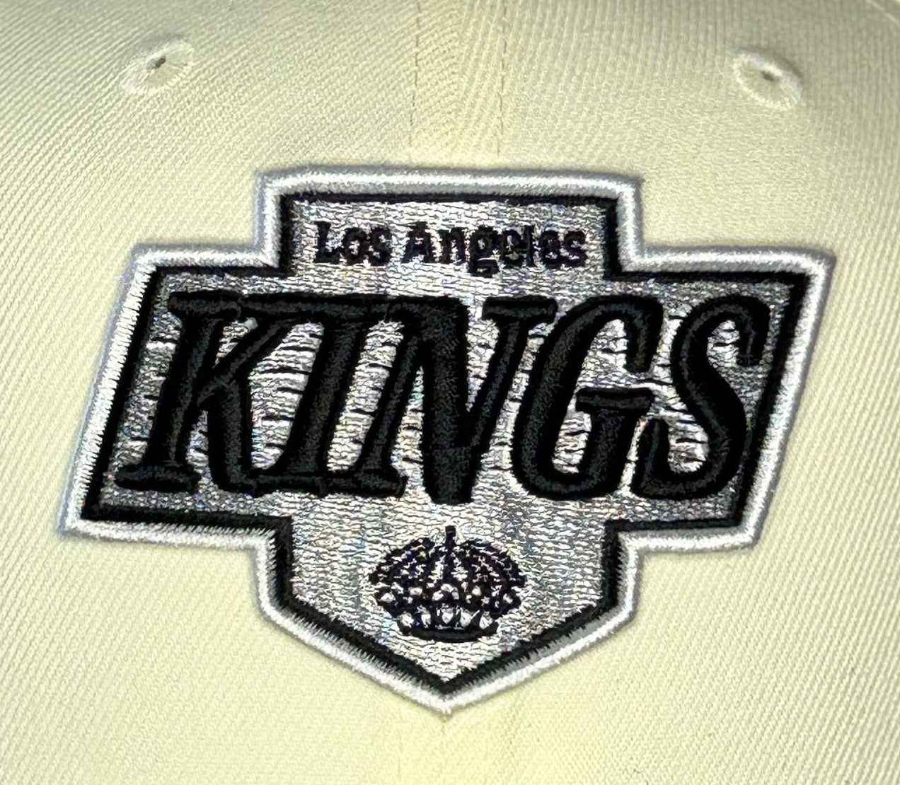 New Era 59FIFTY Los Angeles Kings Hat – Cream/Black – Fitted Hat