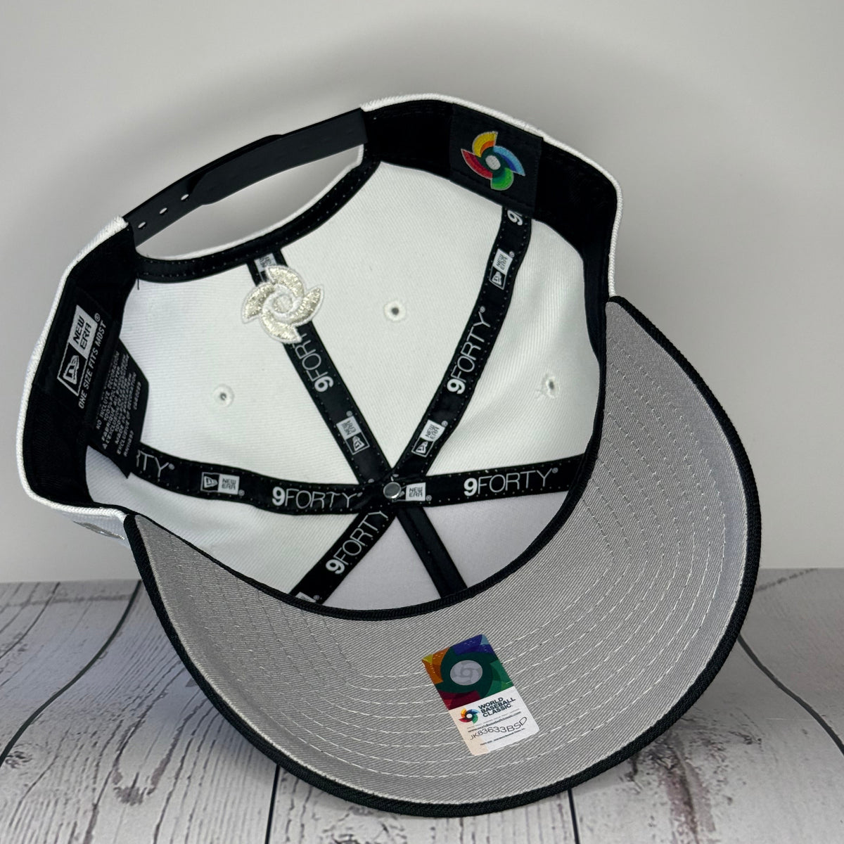 New Era 9FORTY Puerto Rico Crown the Country Adjustable - White/Black