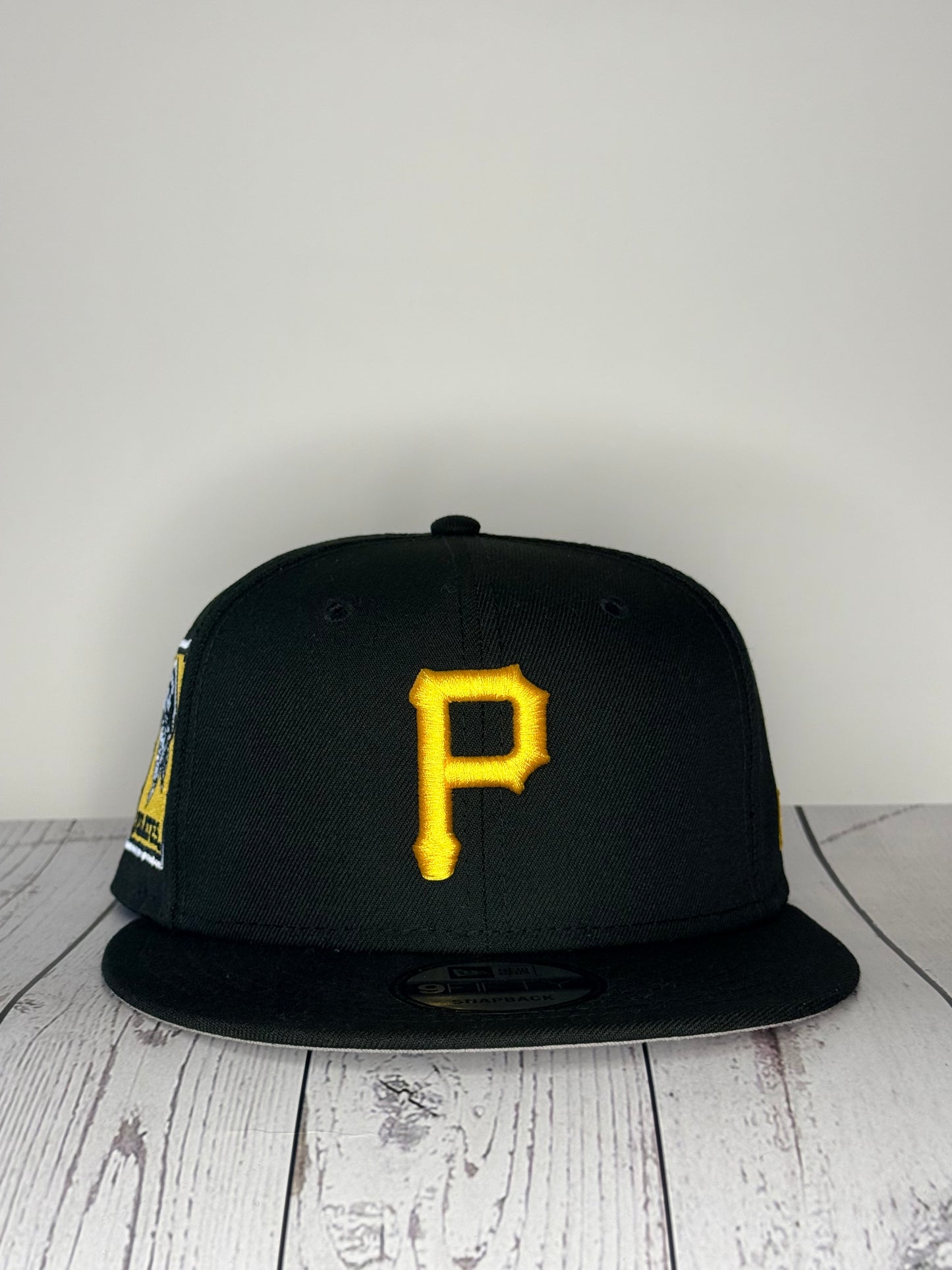 New Era 9FIFTY Pittsburg Pirates Snapback - Adjustable Hat