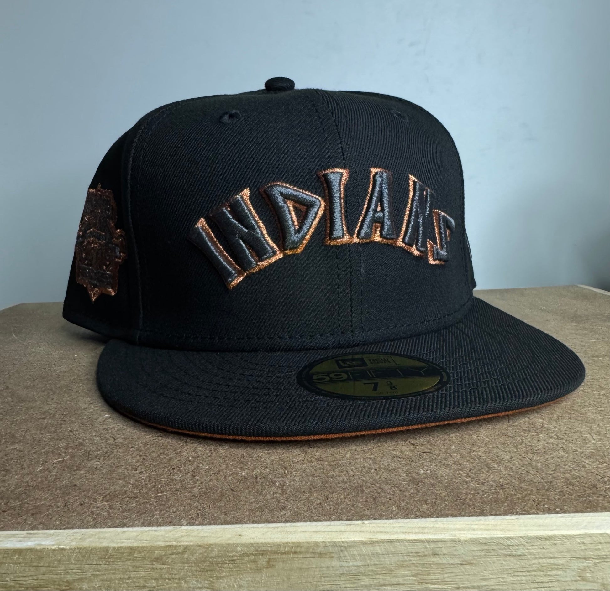 New Era 59FIFTY Cleveland Indians Fitted 7 3/8 - ExclusiveCrowns