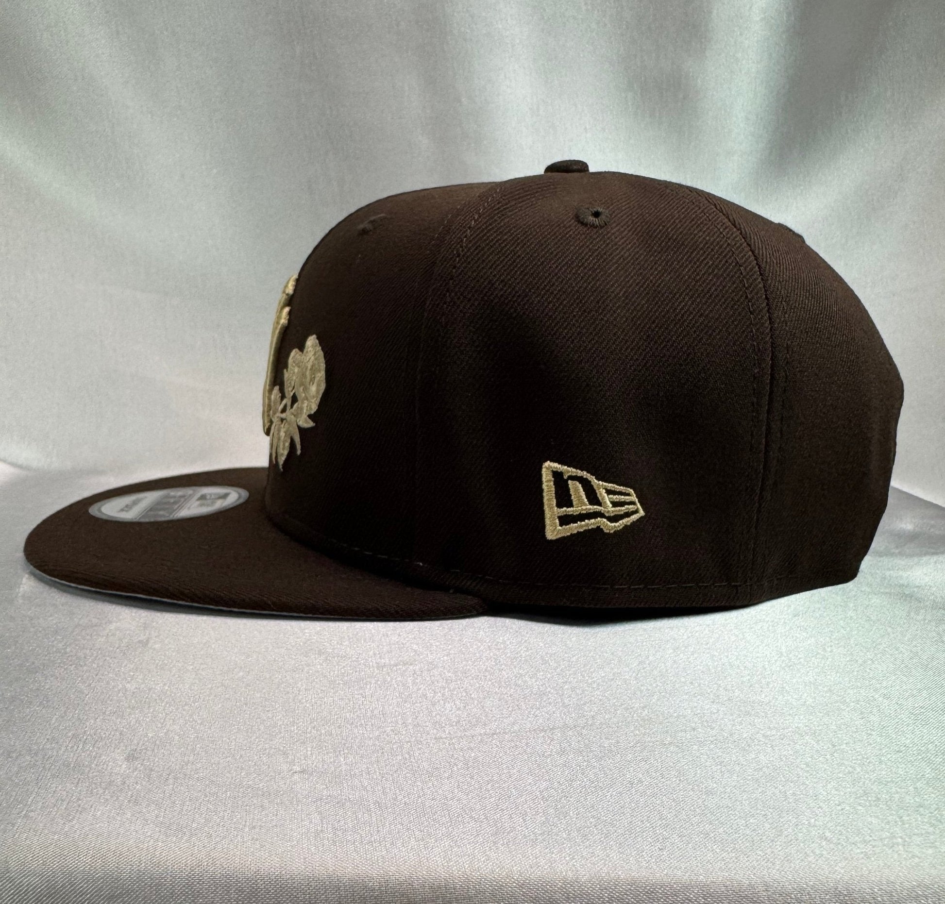 New Era 9Fifty New York Yankees Adjustable Snapback - ExclusiveCrowns