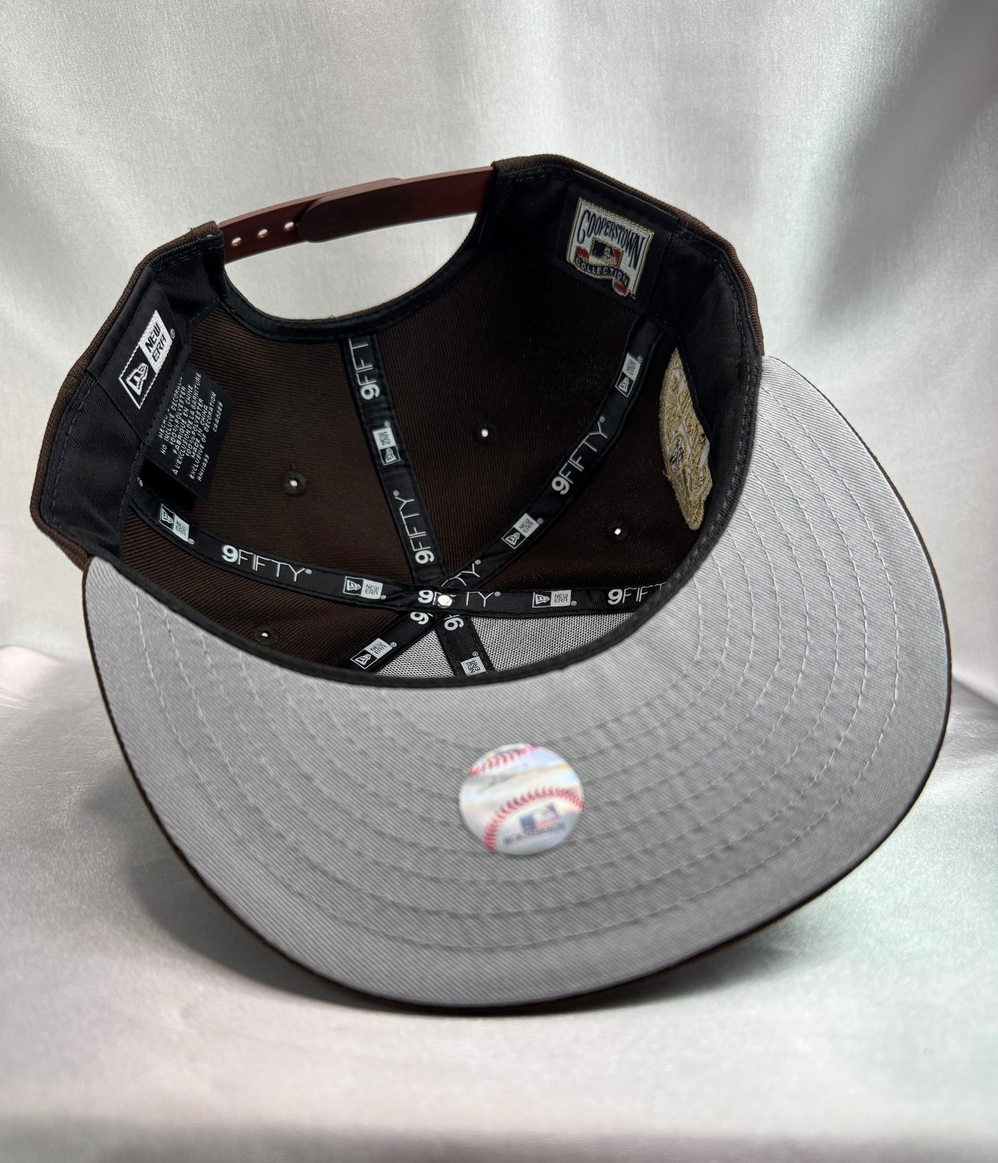 New Era 9Fifty New York Yankees Adjustable Snapback - ExclusiveCrowns