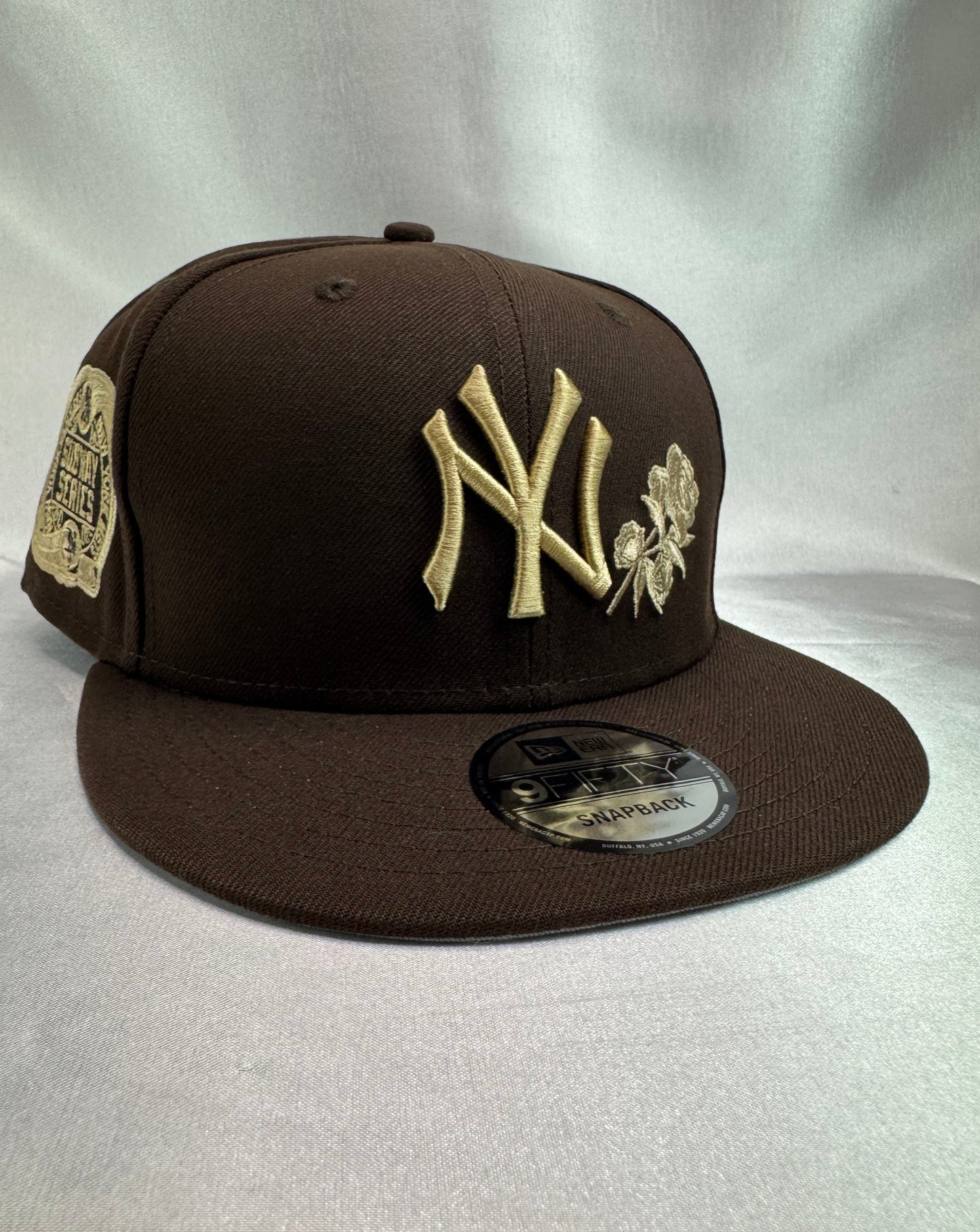 New Era 9Fifty New York Yankees Adjustable Snapback - ExclusiveCrowns