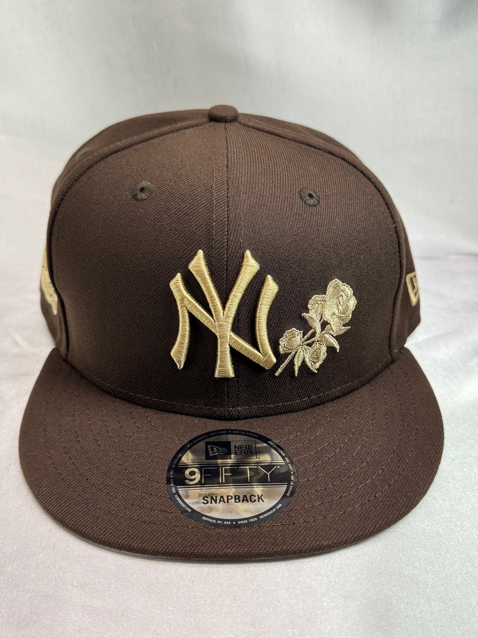 New Era 9Fifty New York Yankees Adjustable Snapback - ExclusiveCrowns